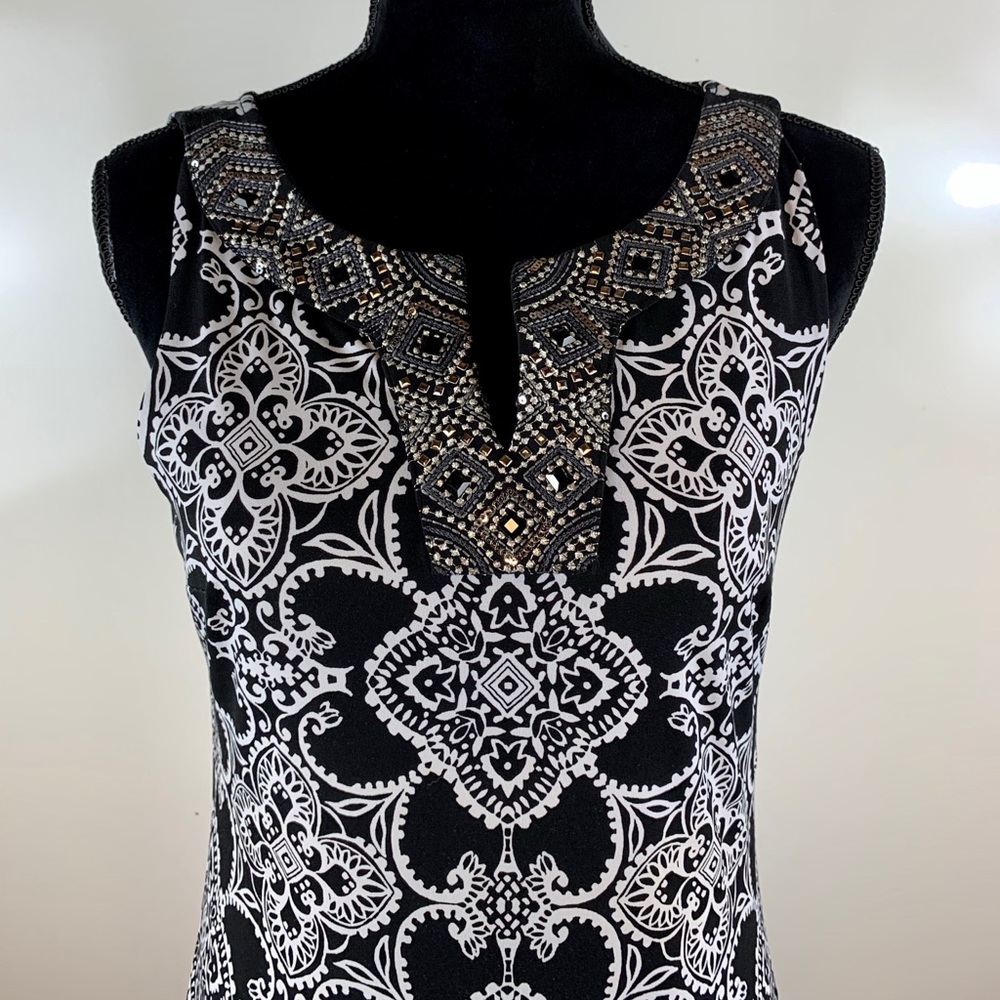 White House black market size S